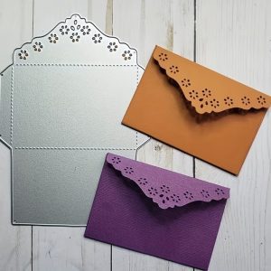 Envelope barrado com flores